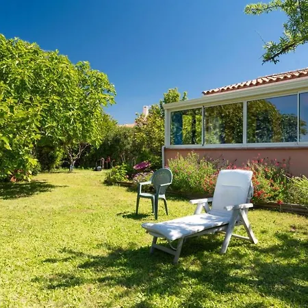 Charmante Maison Et Jardin Proche Et Commerces *